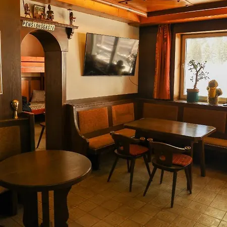 Hostel Alpenrose *