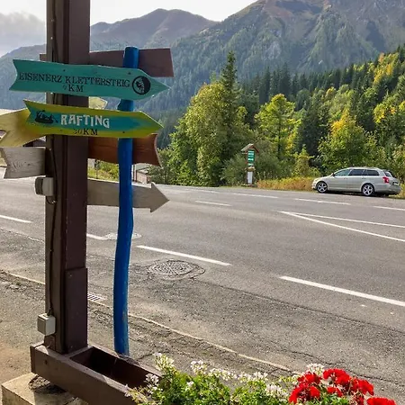 Hostel Alpenrose
