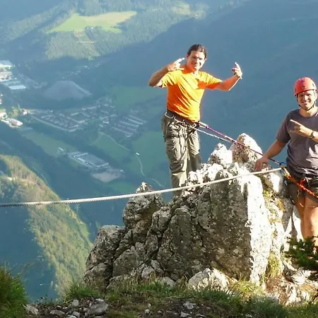 Hostel Alpenrose *